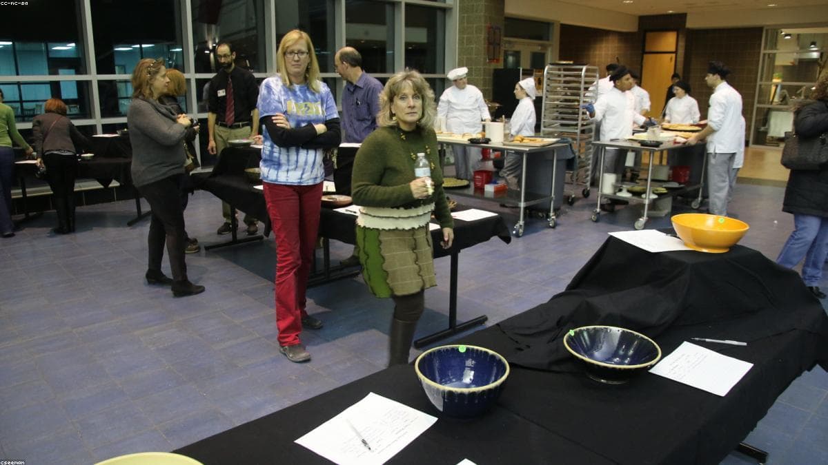 Miles de estudiantes se benefician con bono escolar